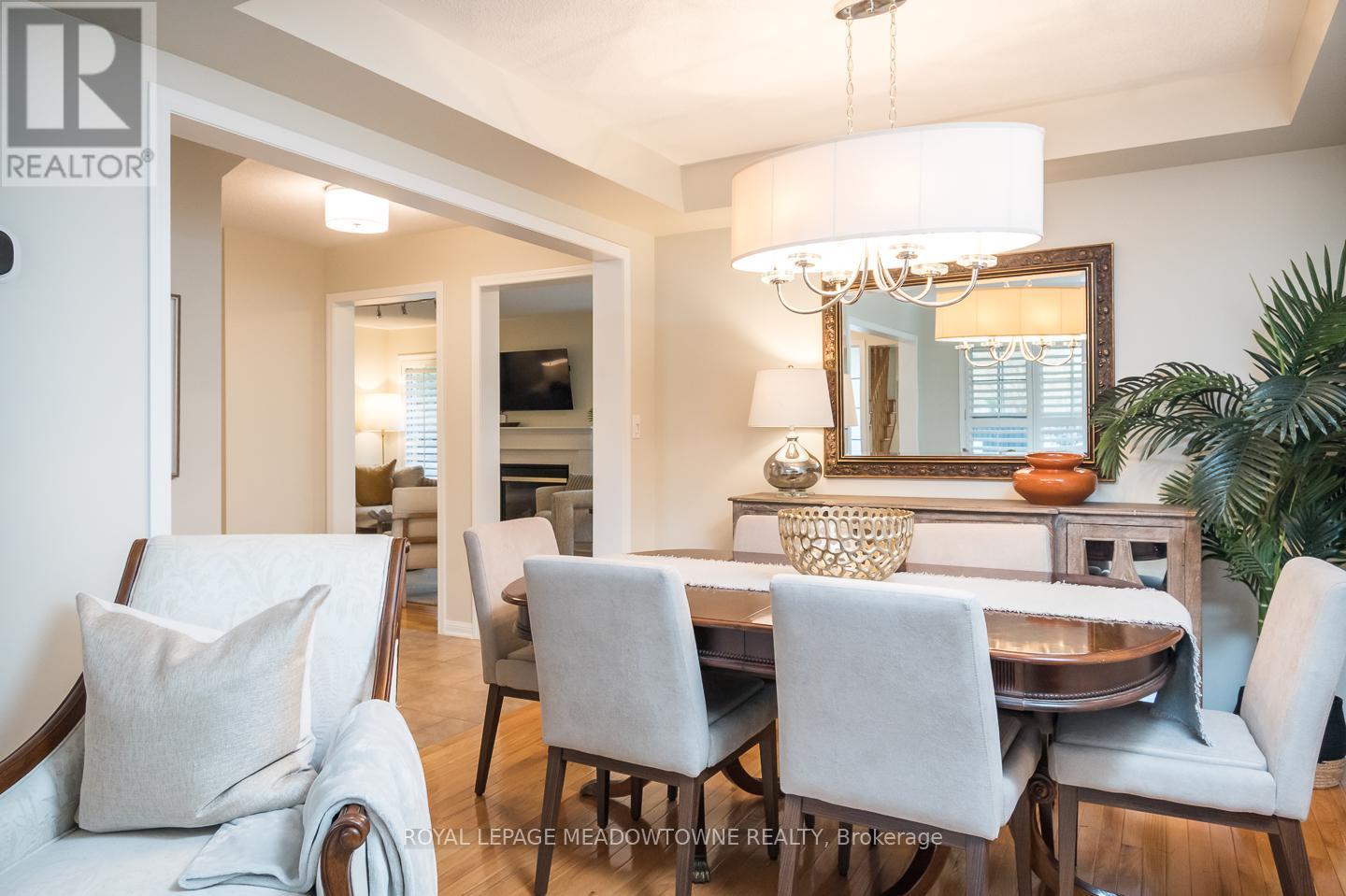 292 Mcdougall Cross, Milton, Ontario  L9T 0N6 - Photo 8 - W12982330