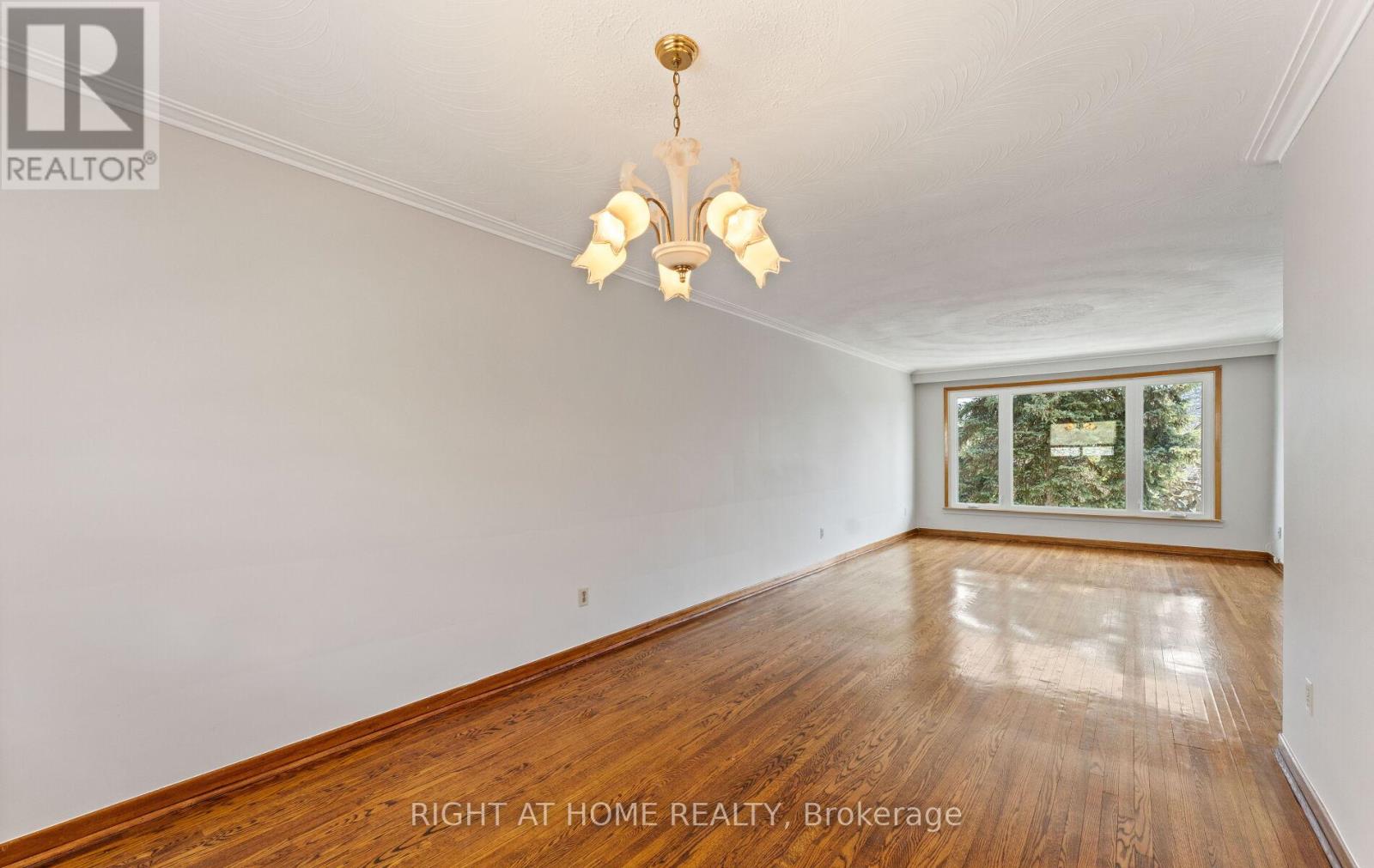 41 Knoll Drive, Toronto, Ontario  M9A 4G9 - Photo 12 - W12982344