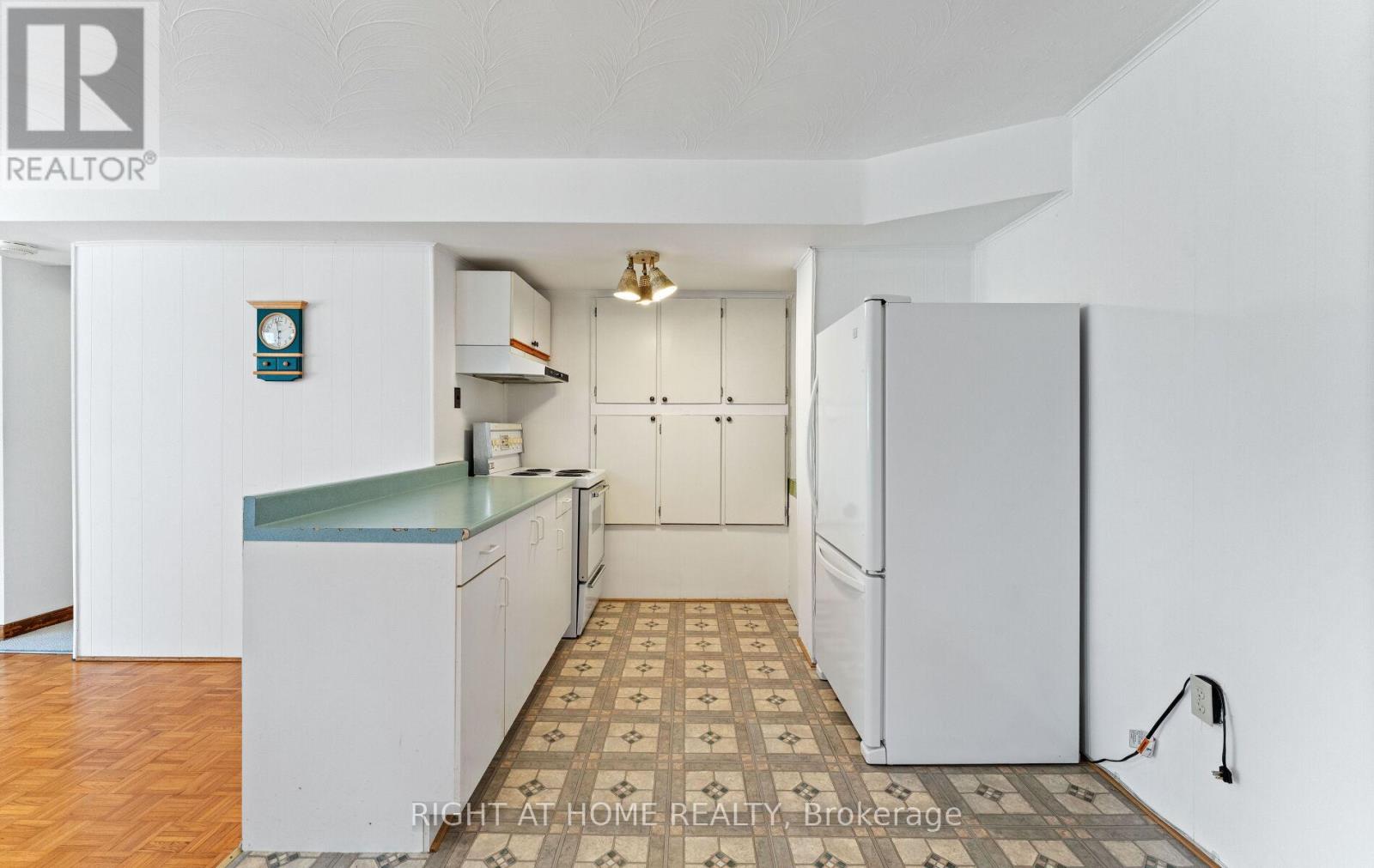 41 Knoll Drive, Toronto, Ontario  M9A 4G9 - Photo 35 - W12982344