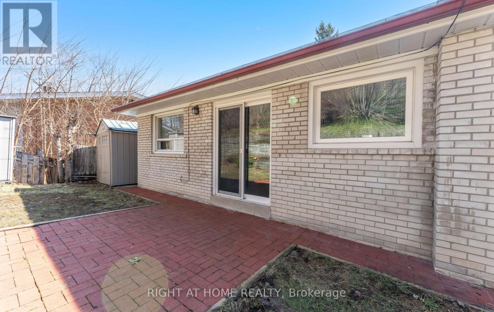 41 Knoll Drive, Toronto, Ontario  M9A 4G9 - Photo 44 - W12982344