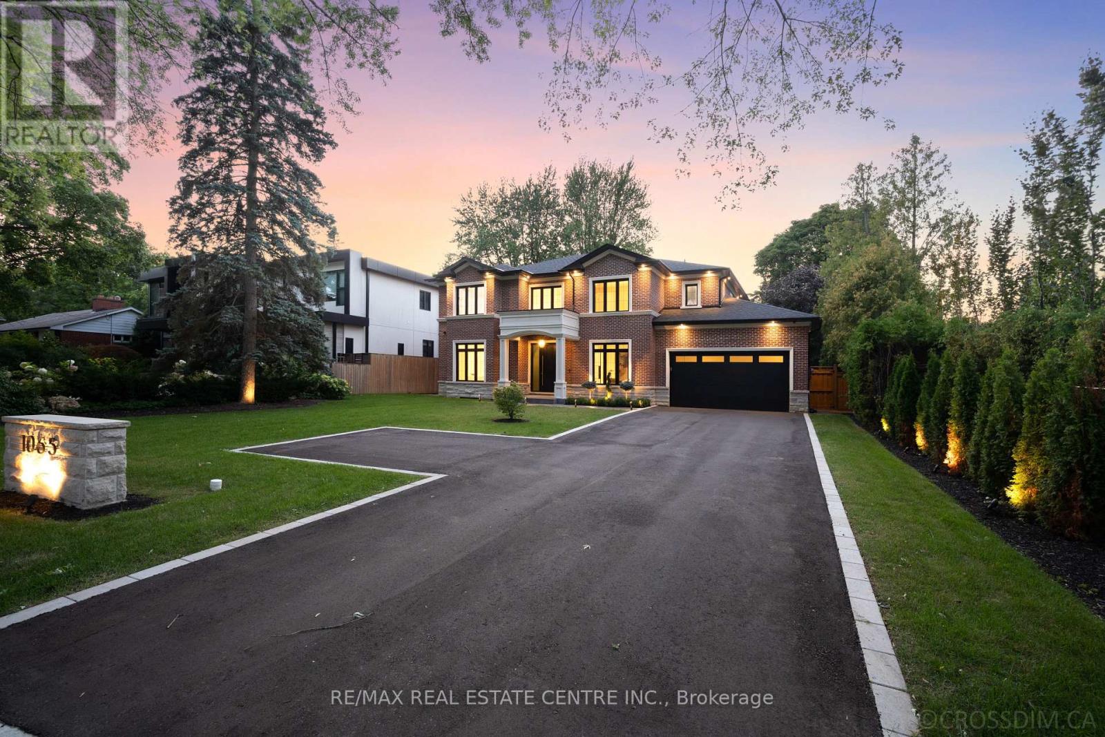 1065 REBECCA STREET, Oakville, Ontario