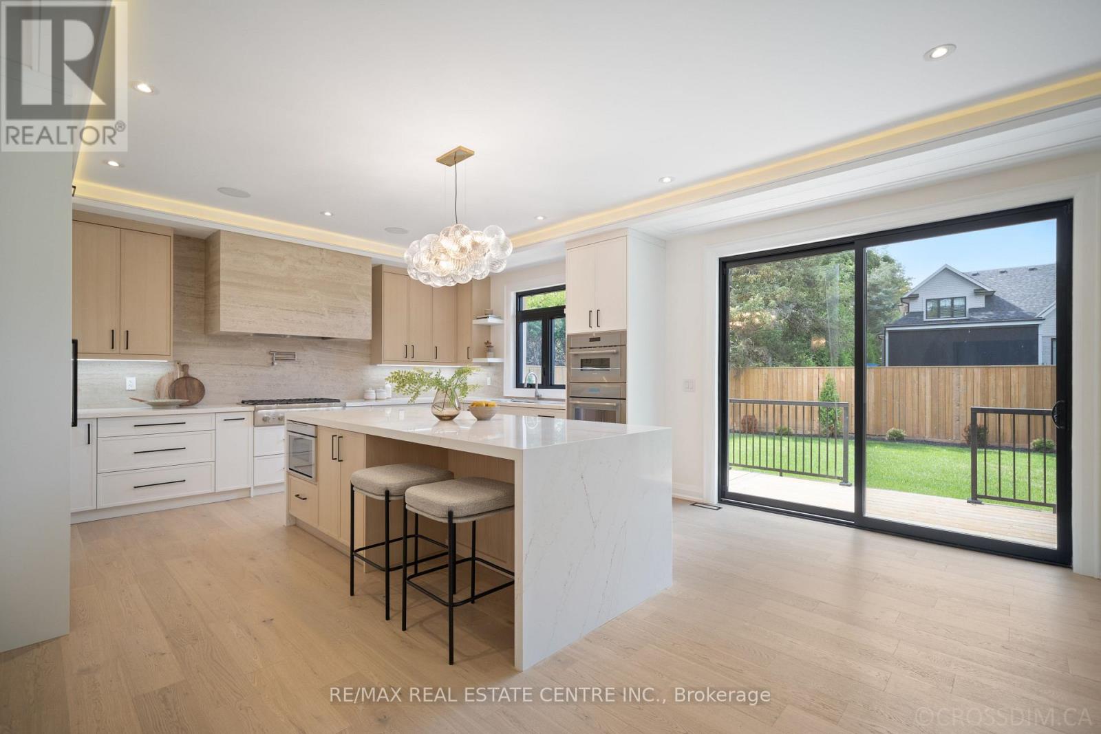 1065 Rebecca Street, Oakville, Ontario  L6L 1Y6 - Photo 15 - W12982352