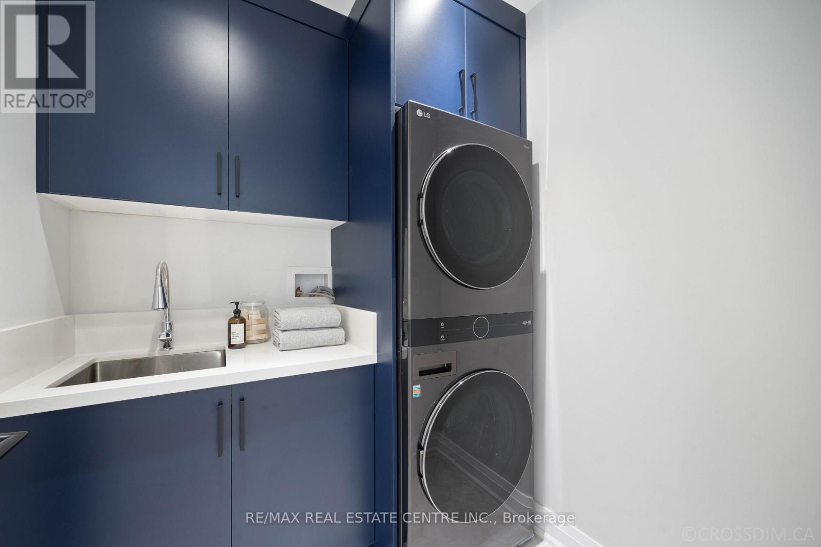 1065 Rebecca Street, Oakville, Ontario  L6L 1Y6 - Photo 27 - W12982352