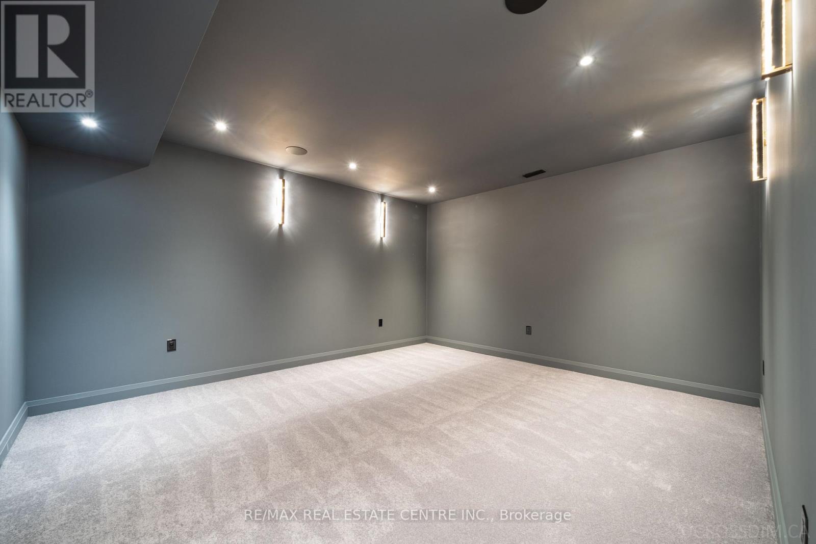 1065 Rebecca Street, Oakville, Ontario  L6L 1Y6 - Photo 42 - W12982352