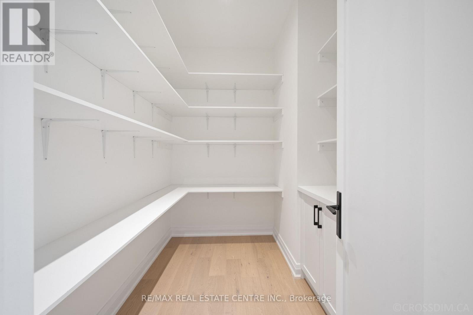 1065 Rebecca Street, Oakville, Ontario  L6L 1Y6 - Photo 47 - W12982352