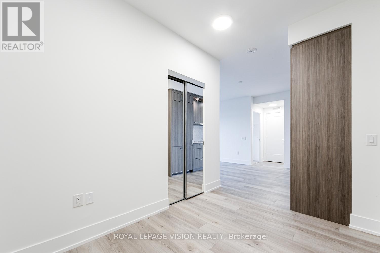 537 - 858 Dupont Street, Toronto, Ontario  M6G 0C1 - Photo 5 - W12982358