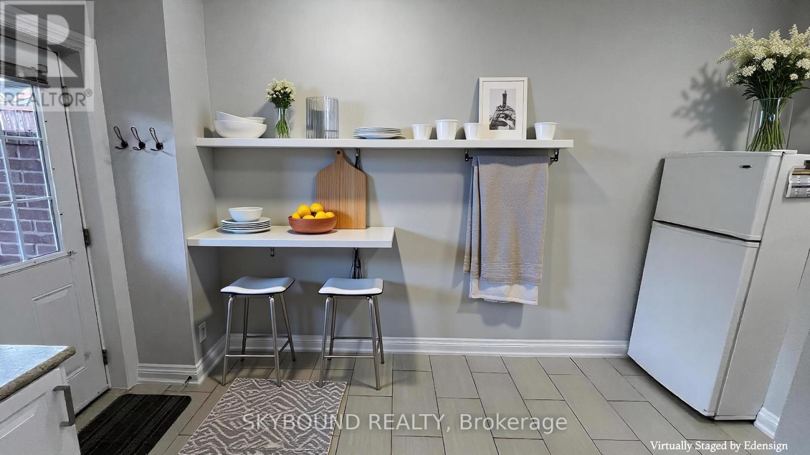 68 Yarmouth Road, Toronto, Ontario  M6G 1W9 - Photo 7 - W12982360