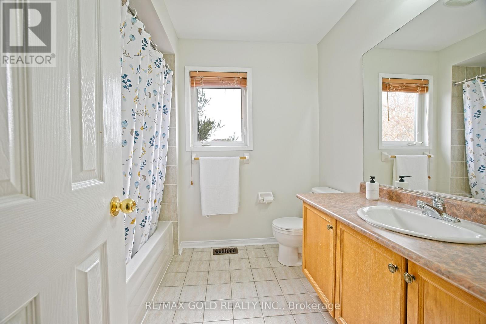 16 Cottontail Road, Brampton, Ontario  L7A 3R3 - Photo 11 - W12982380