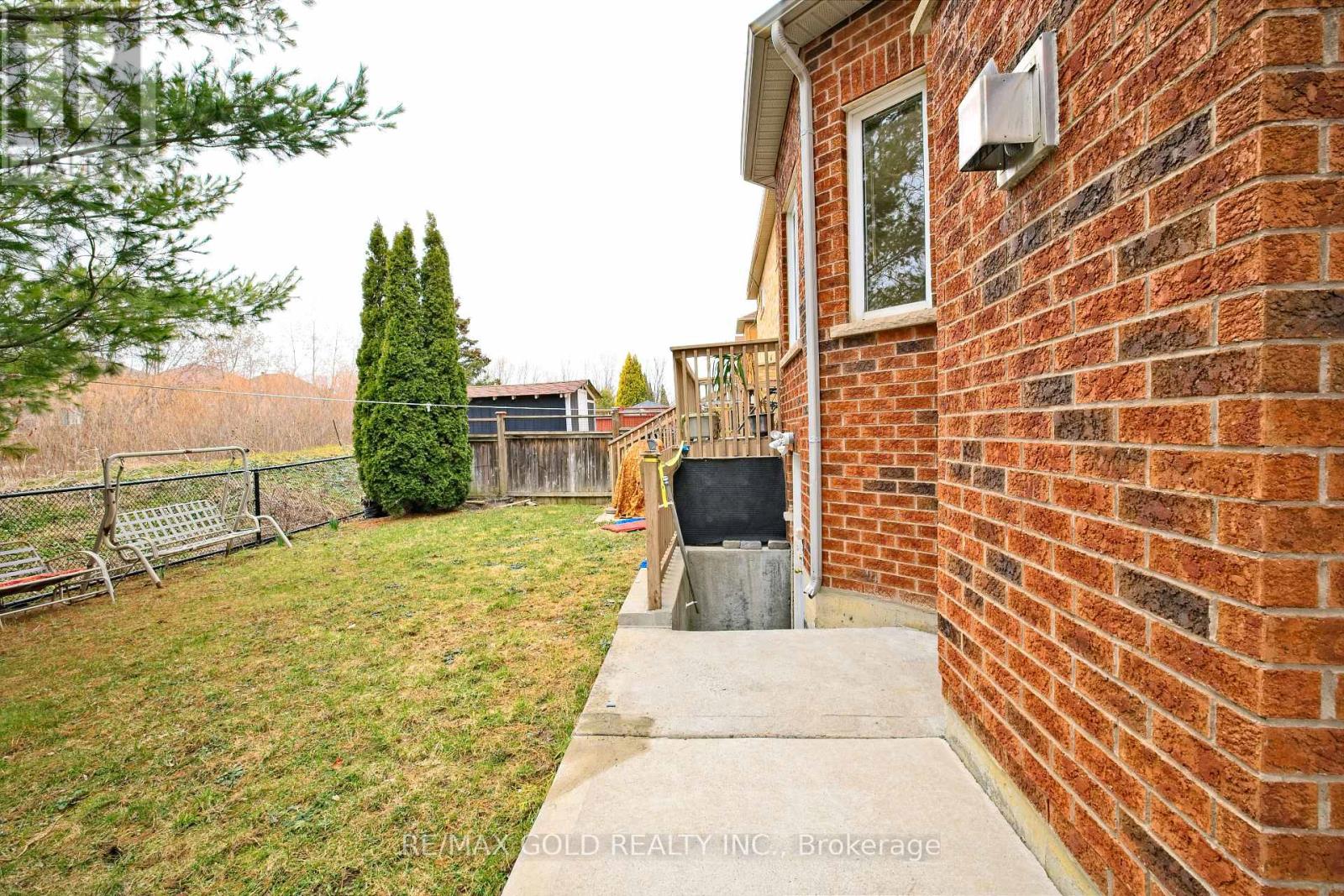 16 Cottontail Road, Brampton, Ontario  L7A 3R3 - Photo 35 - W12982380