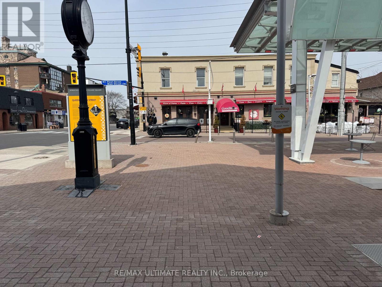 213 Queen Street S, Mississauga, Ontario  L5M 1L6 - Photo 10 - W12982392