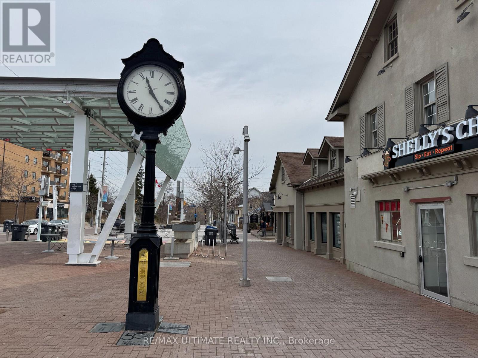 213 Queen Street S, Mississauga, Ontario  L5M 1L6 - Photo 4 - W12982392