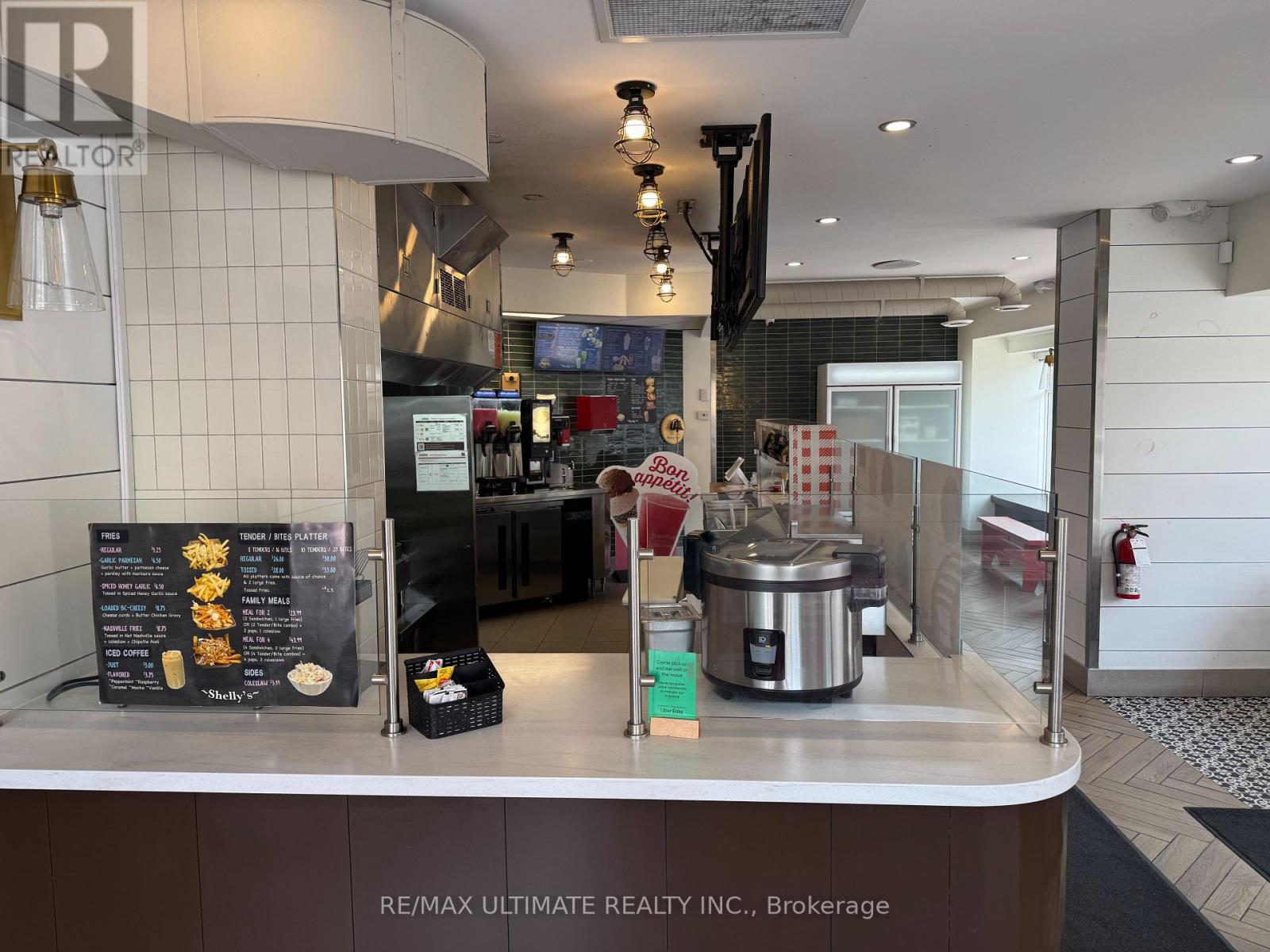 213 Queen Street S, Mississauga, Ontario  L5M 1L6 - Photo 5 - W12982392