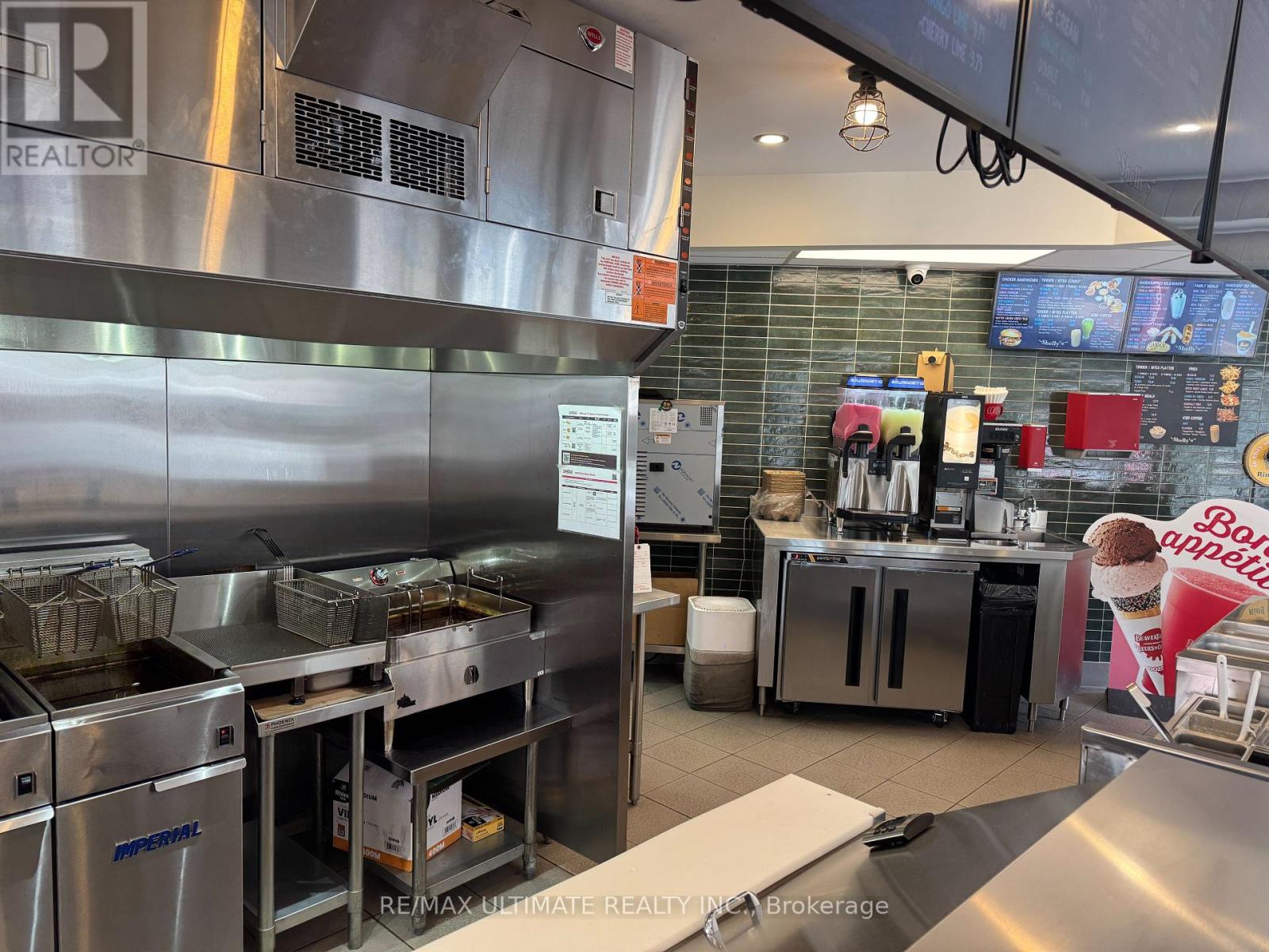 213 Queen Street S, Mississauga, Ontario  L5M 1L6 - Photo 9 - W12982392