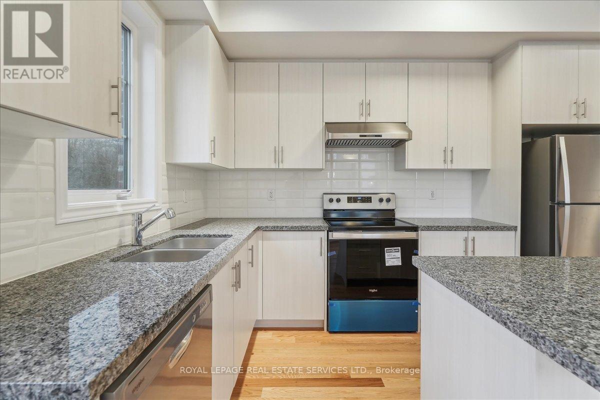 2090 Ellerston Common, Burlington, Ontario  L7P 0V6 - Photo 11 - W12982410