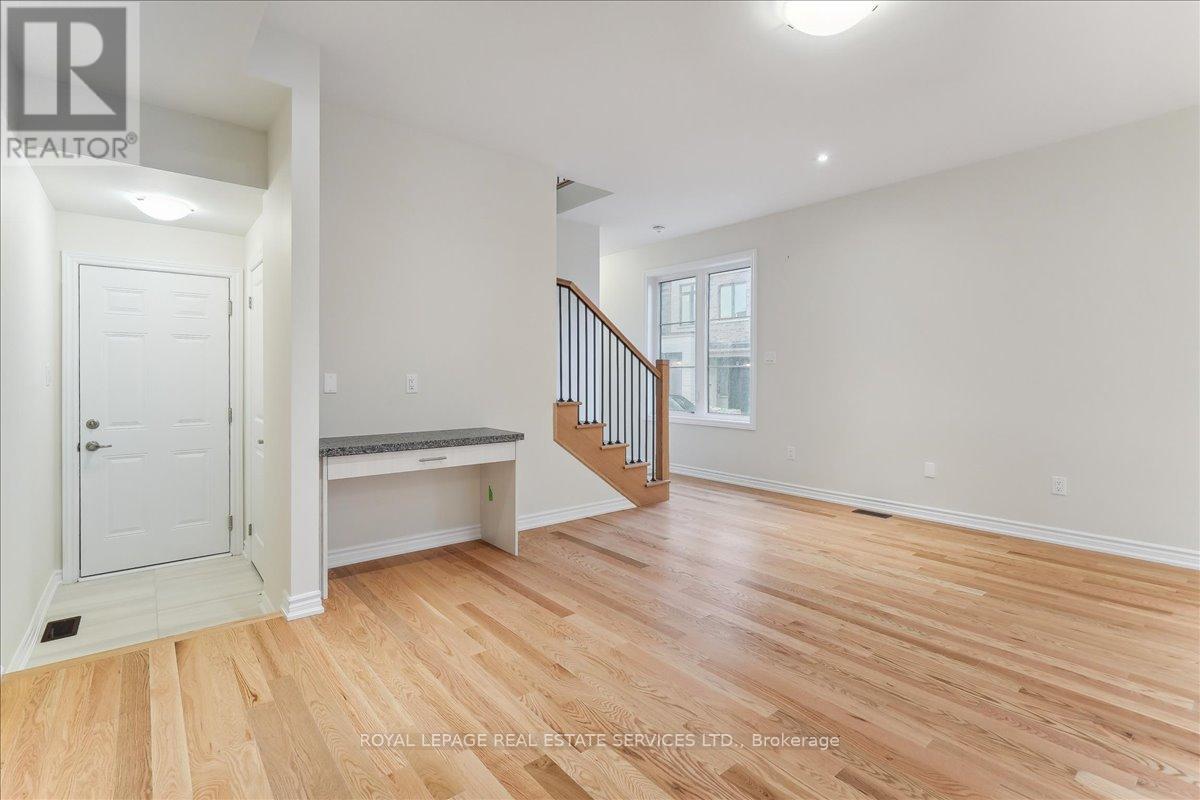 2090 Ellerston Common, Burlington, Ontario  L7P 0V6 - Photo 13 - W12982410