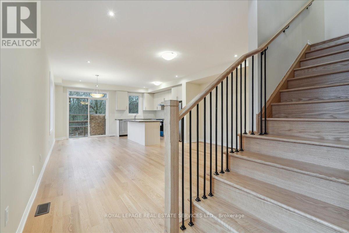 2090 Ellerston Common, Burlington, Ontario  L7P 0V6 - Photo 5 - W12982410