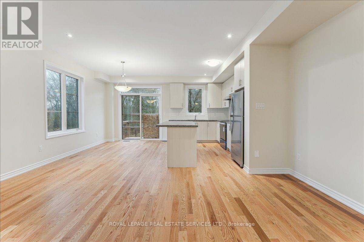 2090 Ellerston Common, Burlington, Ontario  L7P 0V6 - Photo 8 - W12982410