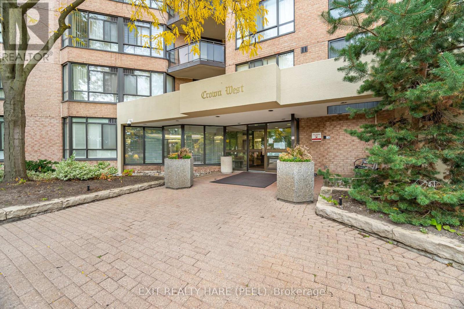 912 - 20 Cherrytree Drive, Brampton, Ontario  L6Y 3V1 - Photo 4 - W12982432