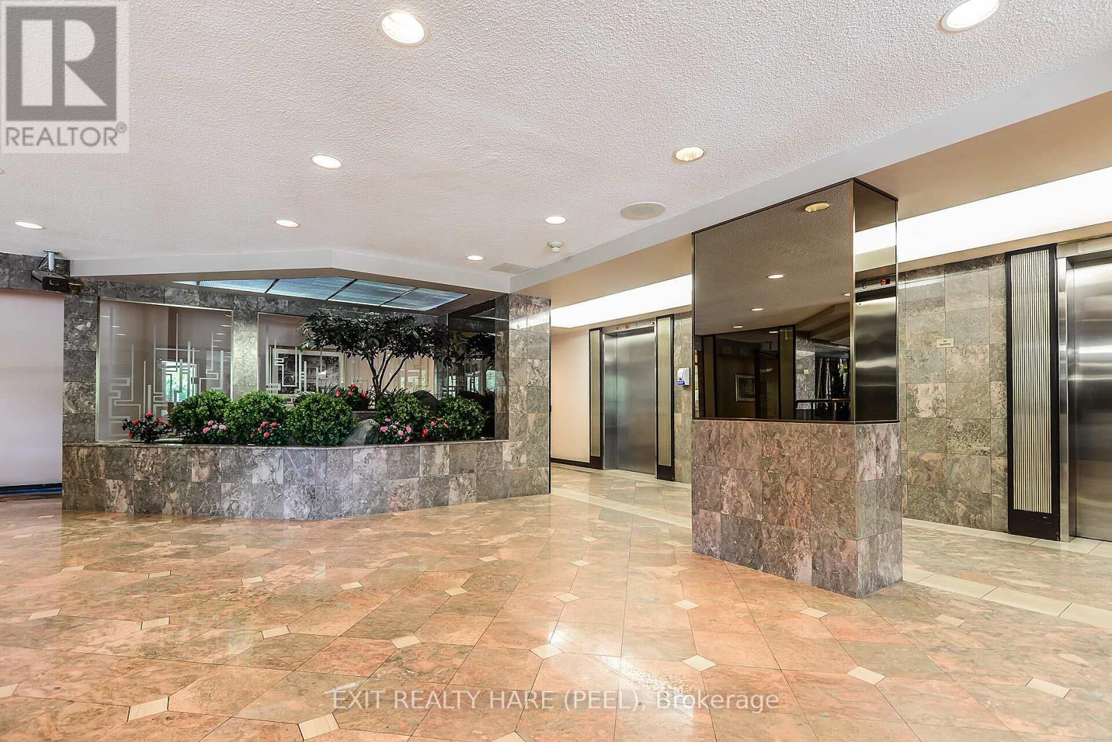 912 - 20 Cherrytree Drive, Brampton, Ontario  L6Y 3V1 - Photo 6 - W12982432