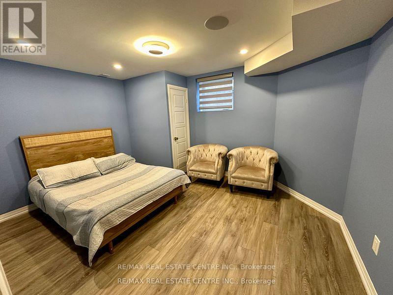 271 Sixteen Mile Drive, Oakville, Ontario  L6M 0V8 - Photo 11 - W12982434