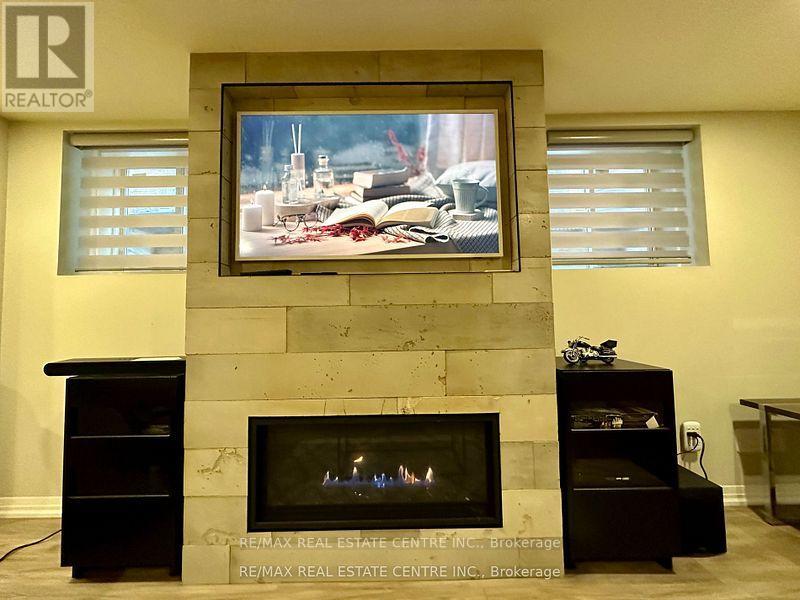 271 Sixteen Mile Drive, Oakville, Ontario  L6M 0V8 - Photo 15 - W12982434