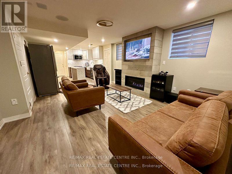 271 Sixteen Mile Drive, Oakville, Ontario  L6M 0V8 - Photo 16 - W12982434