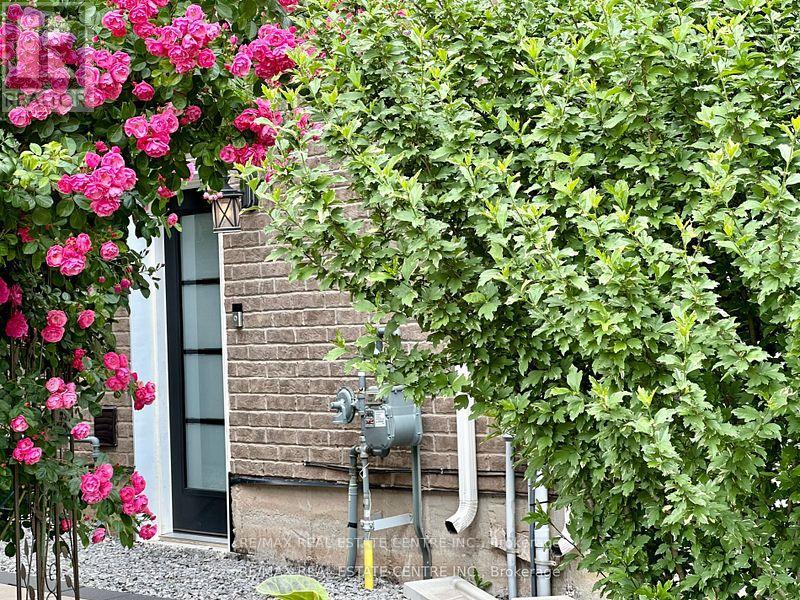 271 Sixteen Mile Drive, Oakville, Ontario  L6M 0V8 - Photo 18 - W12982434