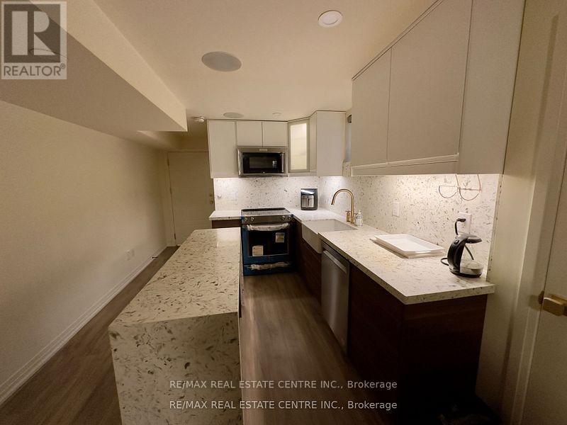 271 Sixteen Mile Drive, Oakville, Ontario  L6M 0V8 - Photo 4 - W12982434