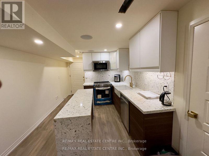 271 Sixteen Mile Drive, Oakville, Ontario  L6M 0V8 - Photo 5 - W12982434