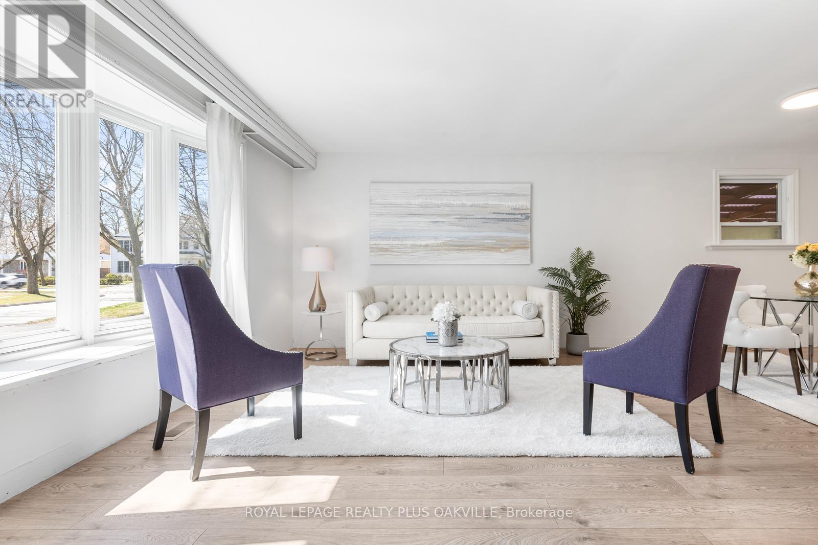 467 Anthony Drive, Oakville, Ontario  L6J 2K6 - Photo 3 - W12982472