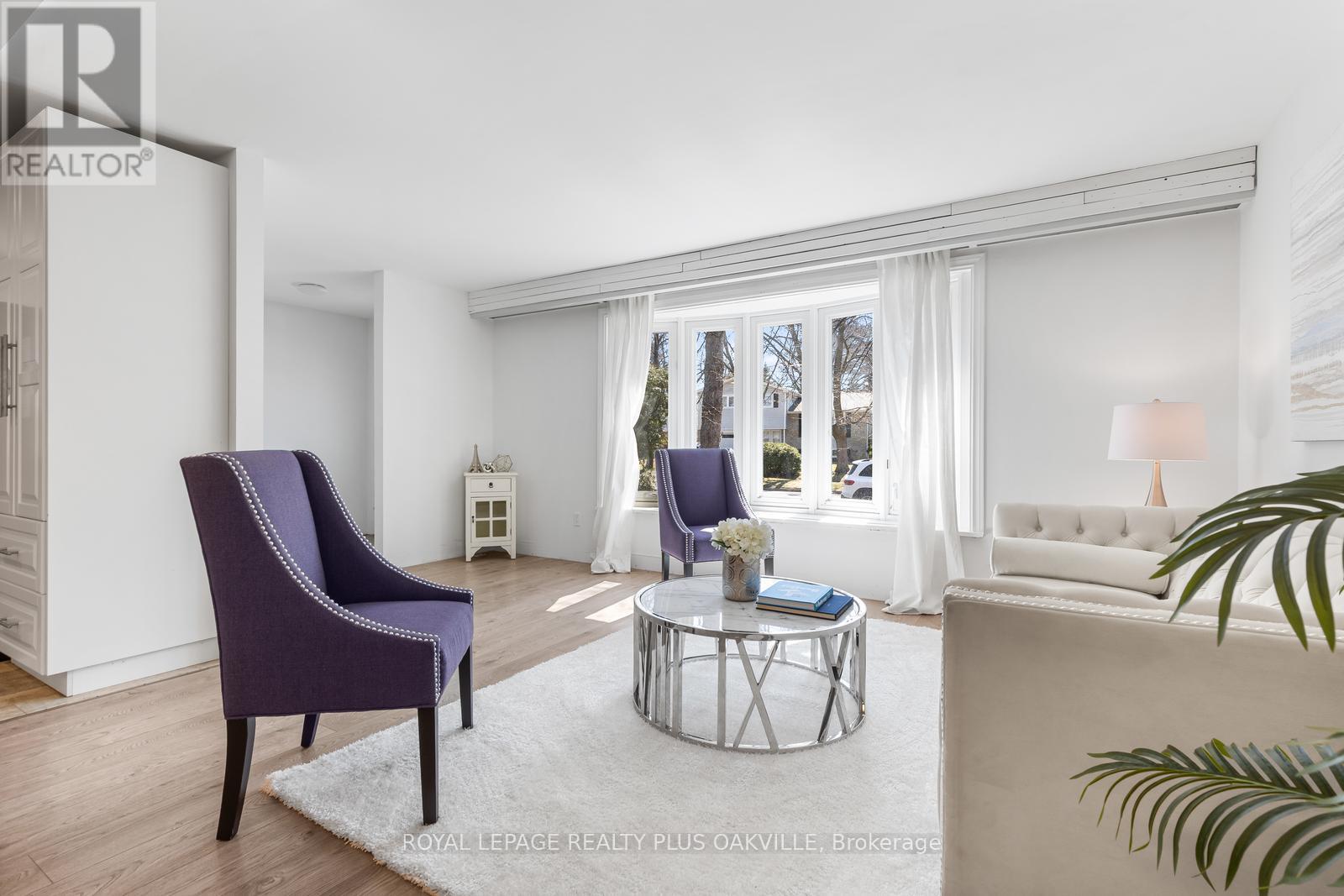 467 Anthony Drive, Oakville, Ontario  L6J 2K6 - Photo 5 - W12982472