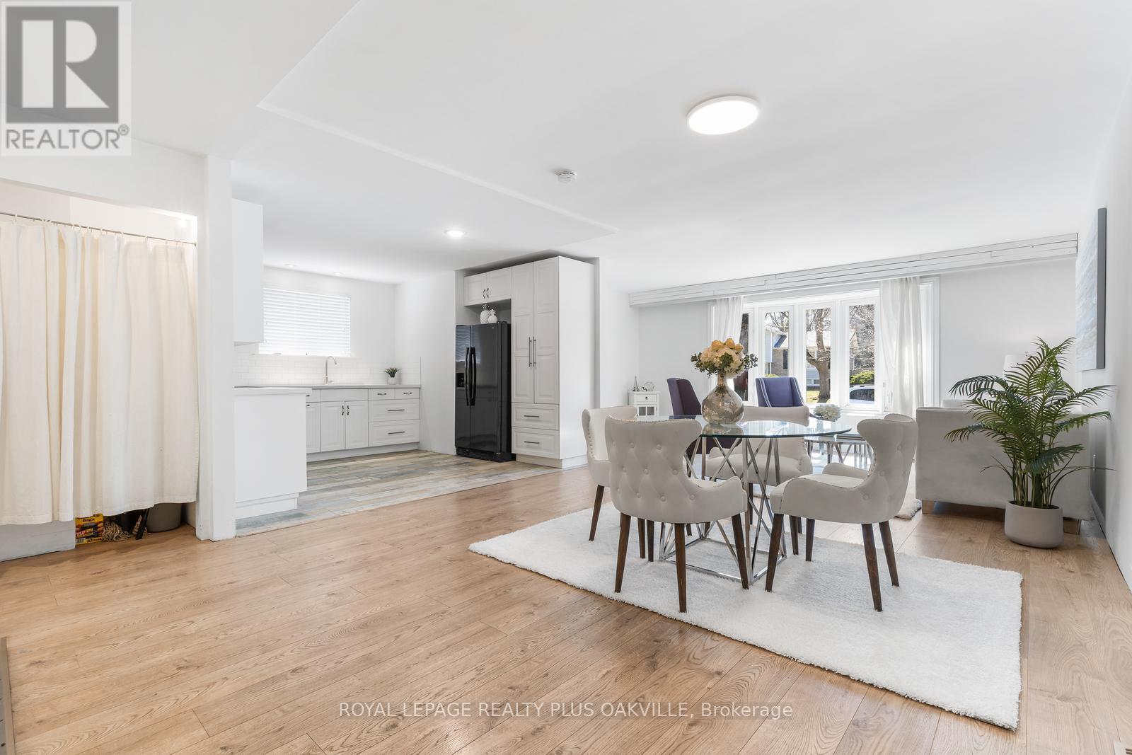 467 Anthony Drive, Oakville, Ontario  L6J 2K6 - Photo 7 - W12982472