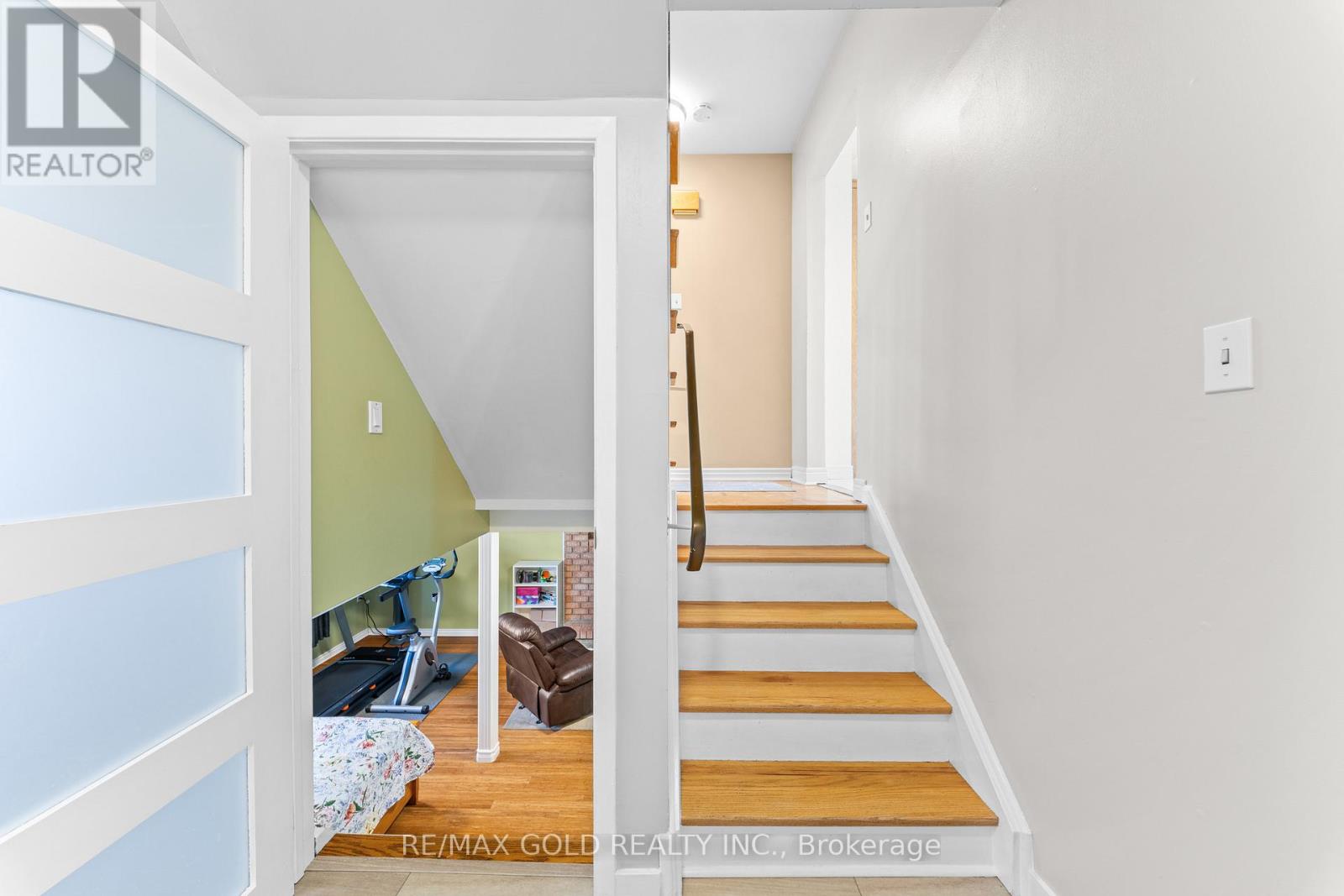 36 Greenmount Road, Brampton, Ontario  L6S 1L5 - Photo 11 - W12982490