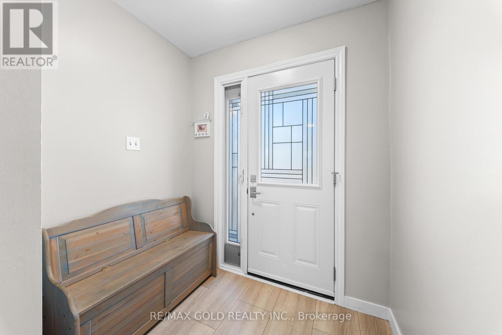 36 Greenmount Road, Brampton, Ontario  L6S 1L5 - Photo 9 - W12982490