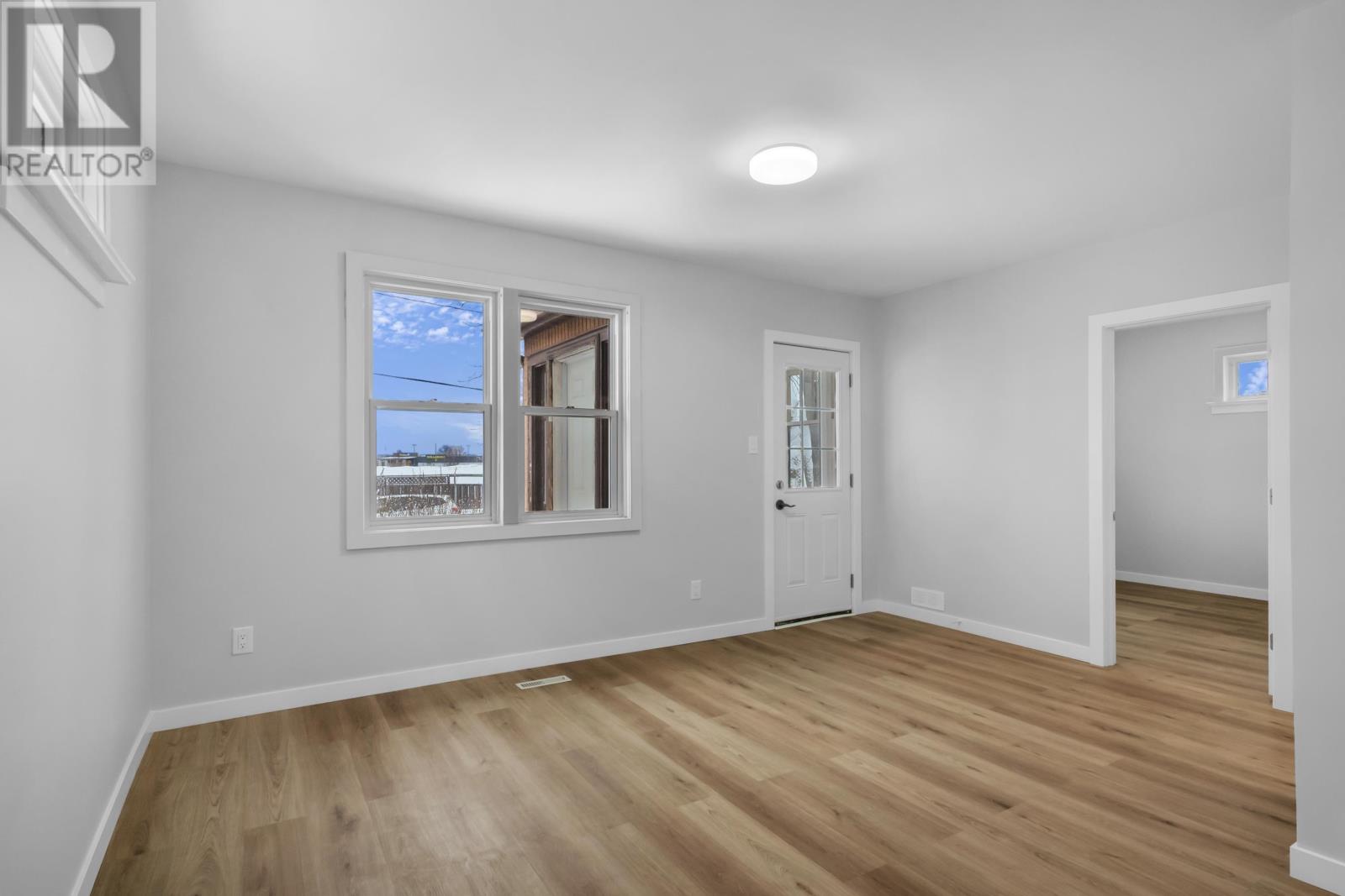 110 Northern Ave, Thunder Bay, Ontario  P7C 2V5 - Photo 7 - TB2600664