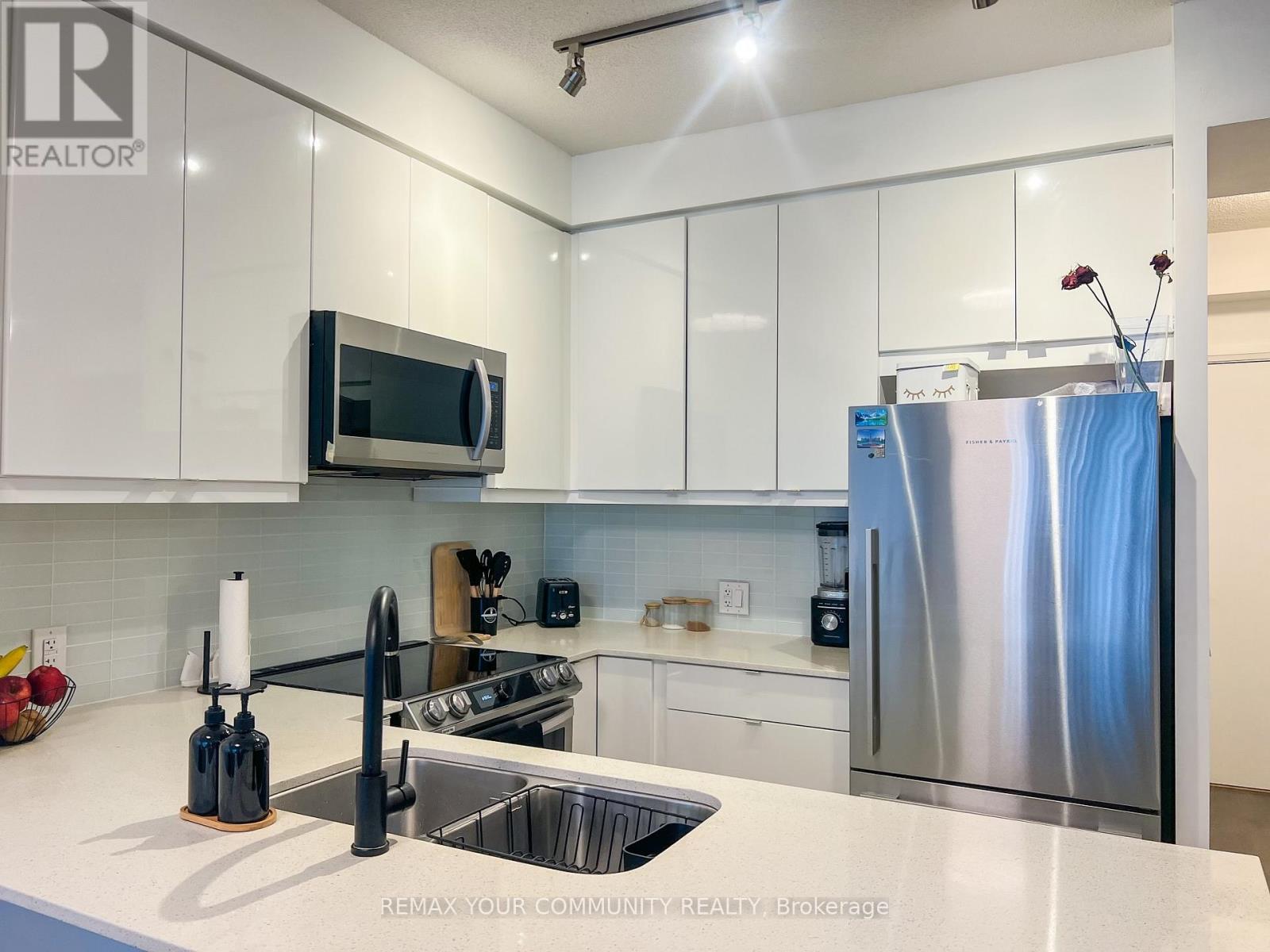 501 - 50 Thomas Riley Road, Toronto, Ontario  M9B 0C5 - Photo 9 - W12874798