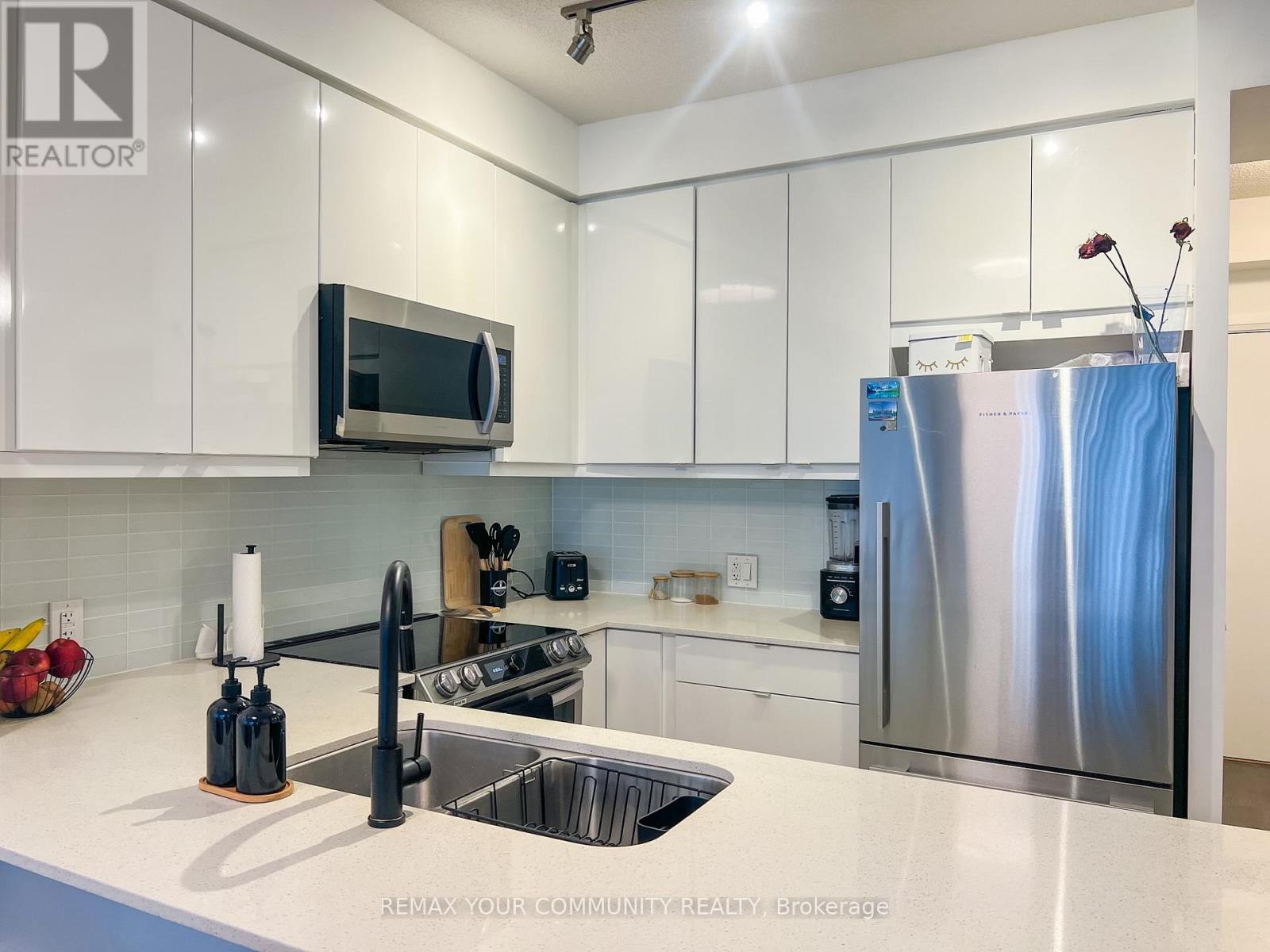 501 - 50 Thomas Riley Road, Toronto, Ontario  M9B 0C5 - Photo 8 - W12874798