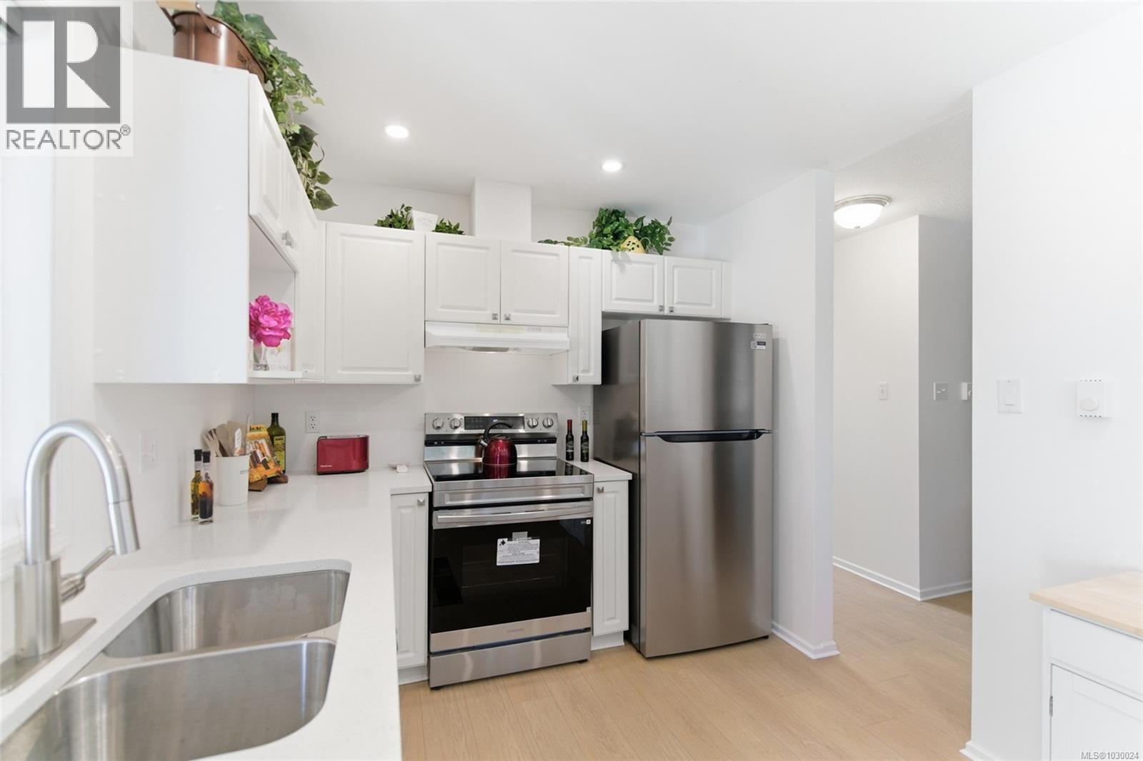 203 440 Schley Pl, Qualicum Beach, British Columbia  V9K 2M5 - Photo 20 - 1030024