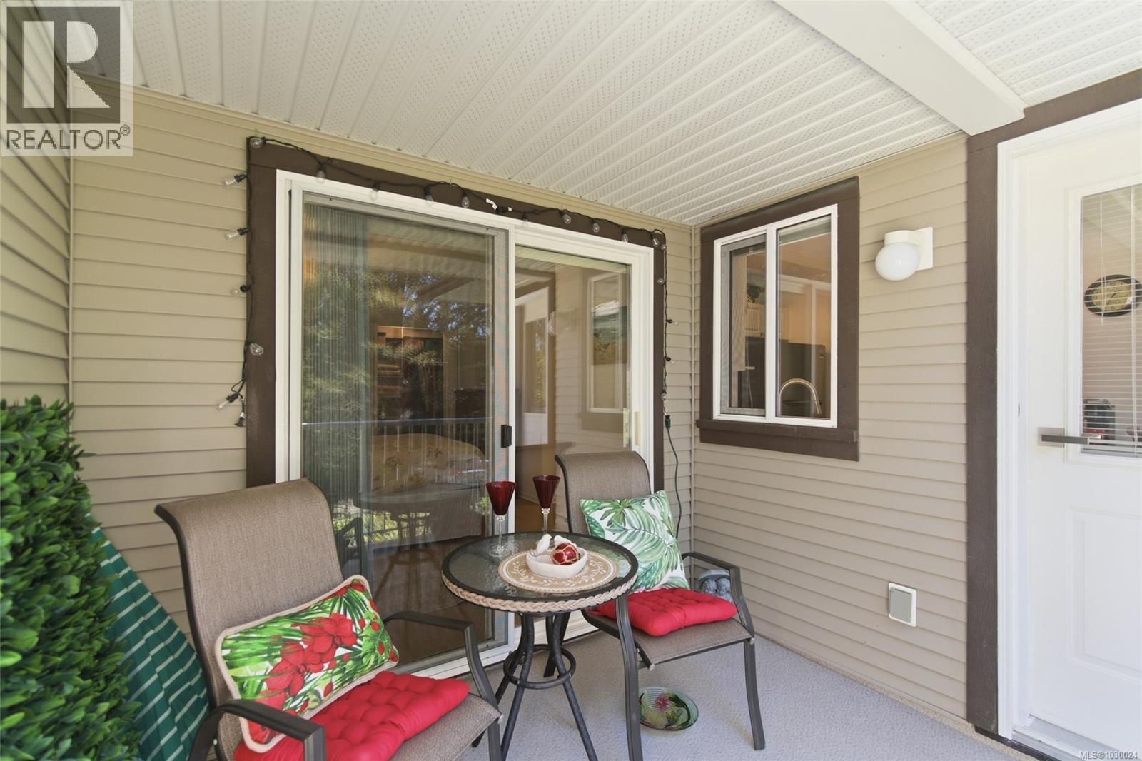 203 440 Schley Pl, Qualicum Beach, British Columbia  V9K 2M5 - Photo 10 - 1030024