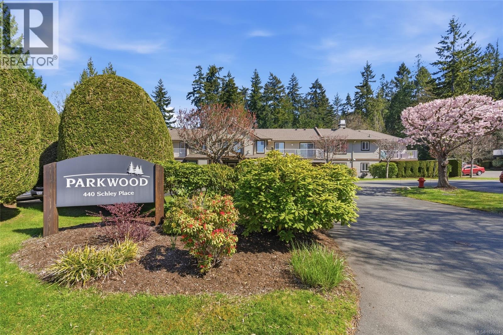 203 440 Schley Pl, Qualicum Beach, British Columbia