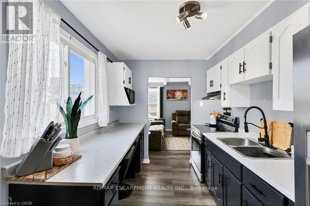 104 Southworth Street, Welland, Ontario  L3B 1Y8 - Photo 12 - X12982372