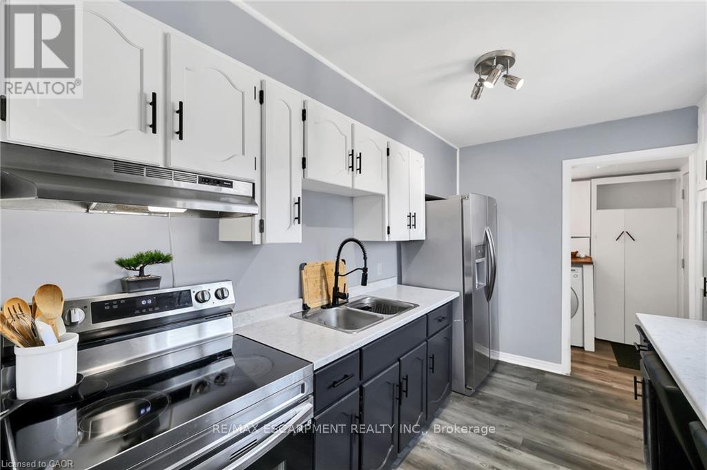 104 Southworth Street, Welland, Ontario  L3B 1Y8 - Photo 9 - X12982372