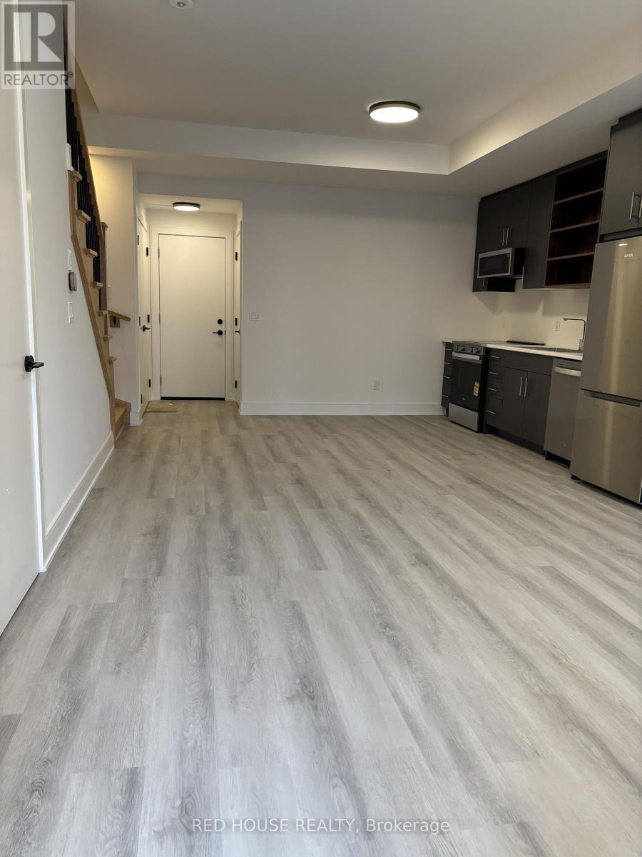 104 Everett Common, St. Catharines, Ontario  L2P 0H2 - Photo 2 - X12982414