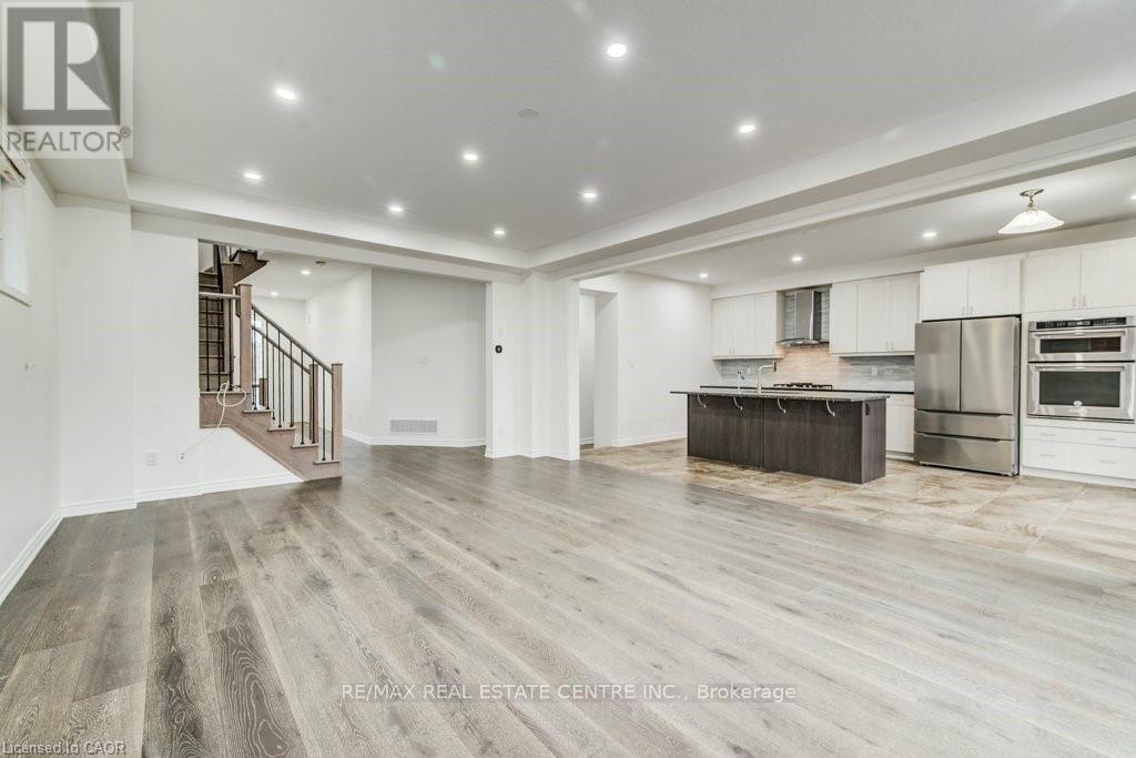 11 Compass Trail, Cambridge, Ontario  N3E 0B7 - Photo 12 - X12982426