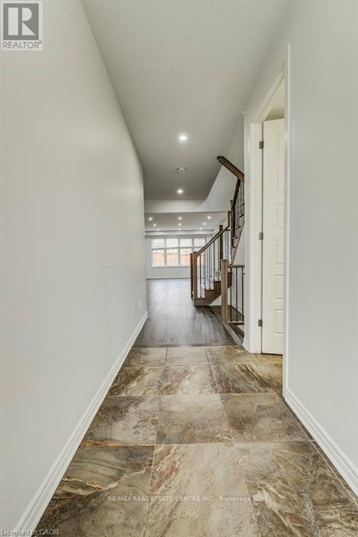 11 Compass Trail, Cambridge, Ontario  N3E 0B7 - Photo 4 - X12982426