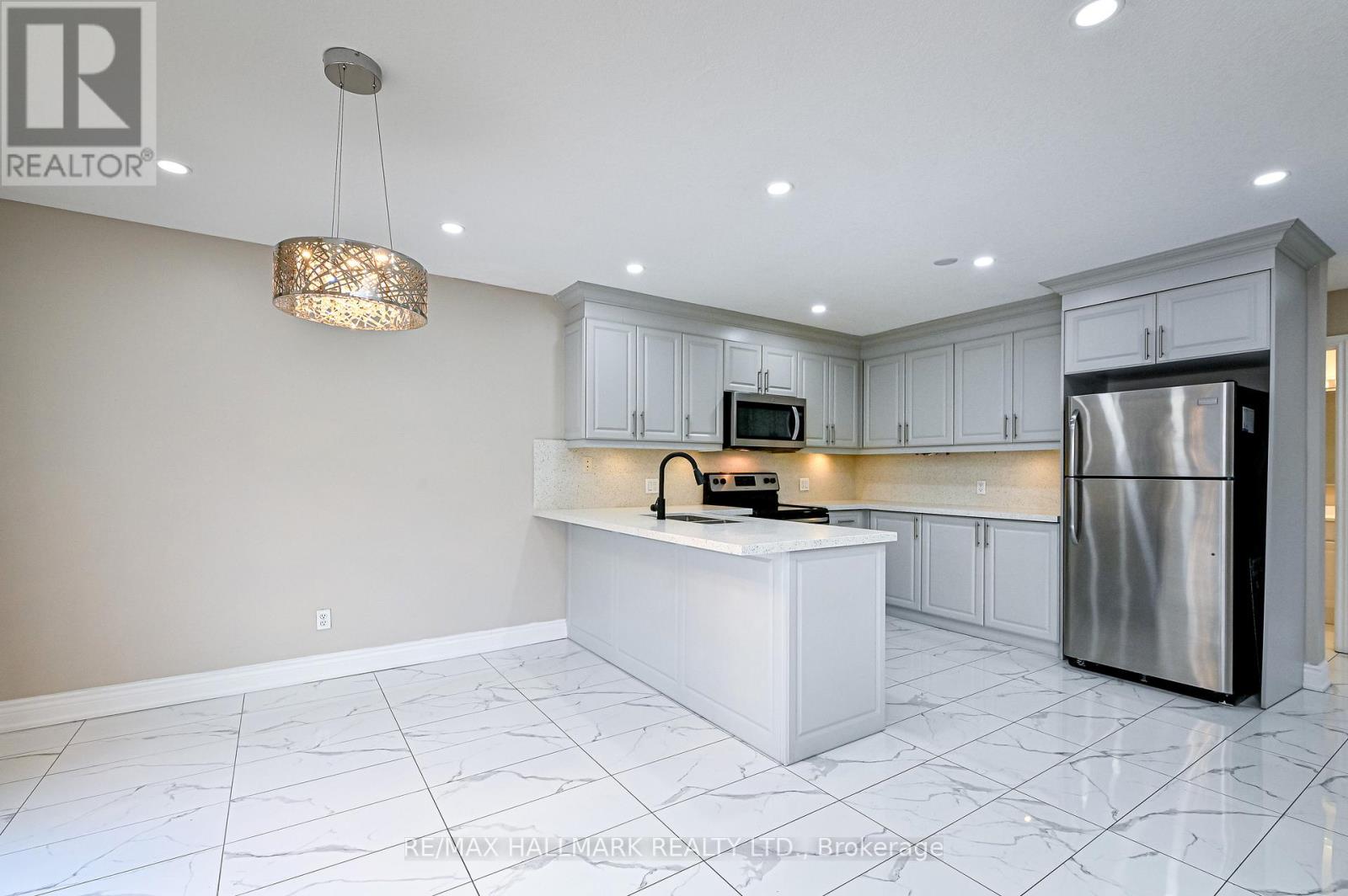 103 Winifred Street, Kitchener, Ontario  N2P 2M7 - Photo 9 - X12982480