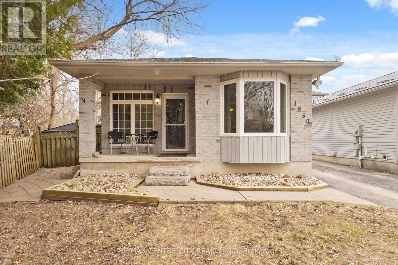 1850 Purcell Drive, London East, Ontario  N5W 6E3 - Photo 2 - X12981722