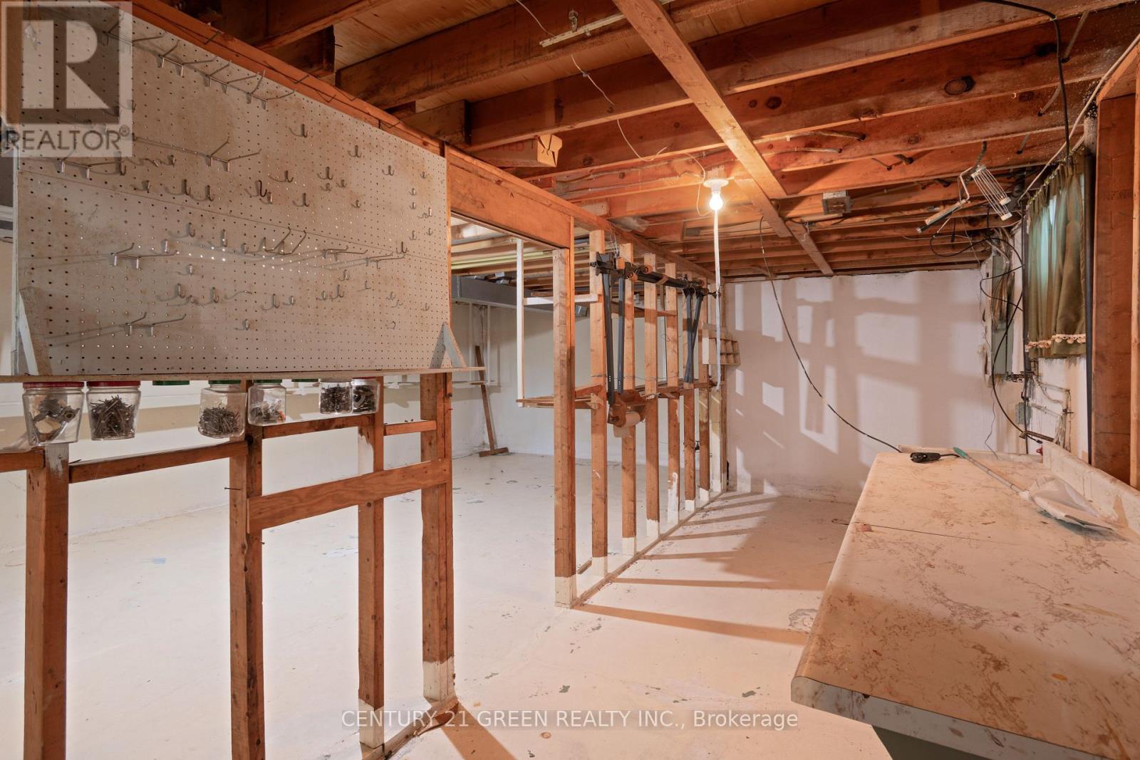 729 West 5th Street, Hamilton, Ontario  L9C 3R3 - Photo 34 - X12937976