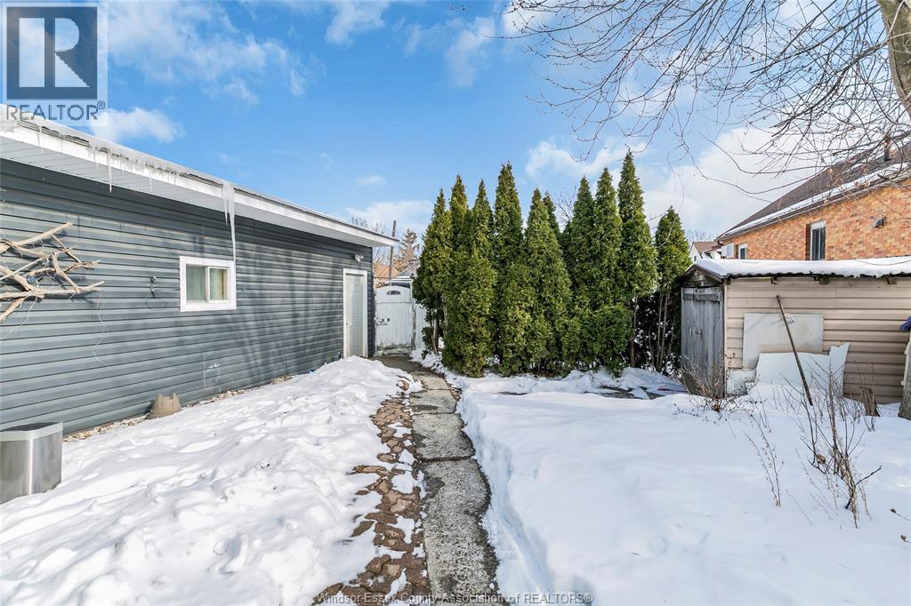 1623 Albert, Windsor, Ontario  N8Y 3R4 - Photo 3 - 26007764