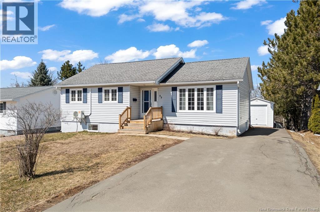 37 Bahama Street, Dieppe, New Brunswick  E1A 4Z1 - Photo 1 - NB132881
